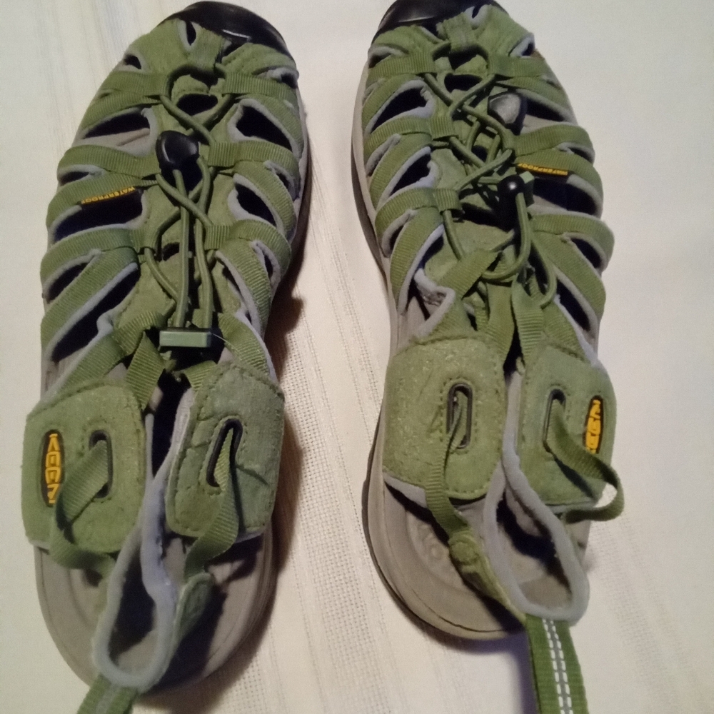 Adult Keens Green Outdoor Sandals Size 10 - Picture 2 of 7